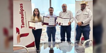 Firman convenio para fomentar actividades productivas en el sector rural