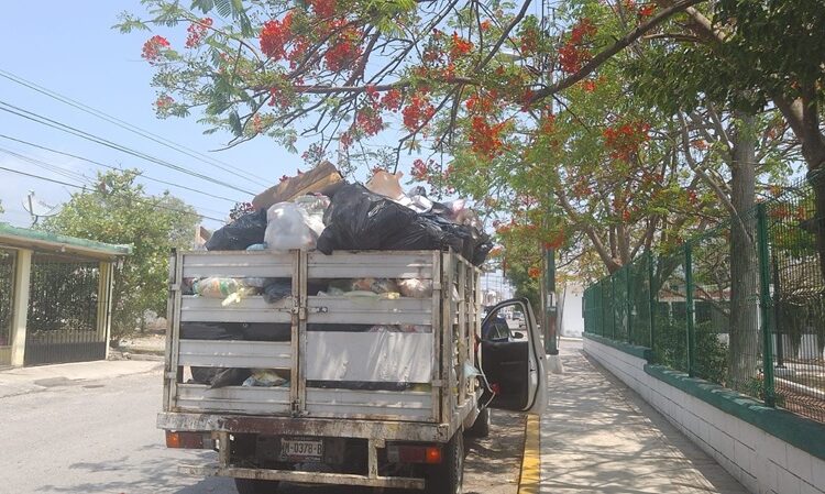 Fortalece municipio limpia y mantenimiento de vialidades y áreas verdes