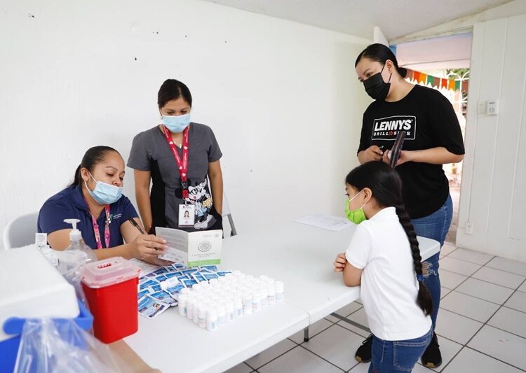 Invita NLD a campaña médica gratuita para niñas y niños en Clínicas UNE