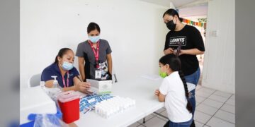 Invita NLD a campaña médica gratuita para niñas y niños en Clínicas UNE