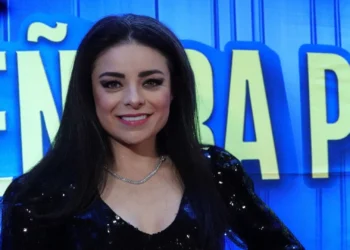 ¿Violeta Isfel cobra por fotos y saludos?… ¿Es neta?