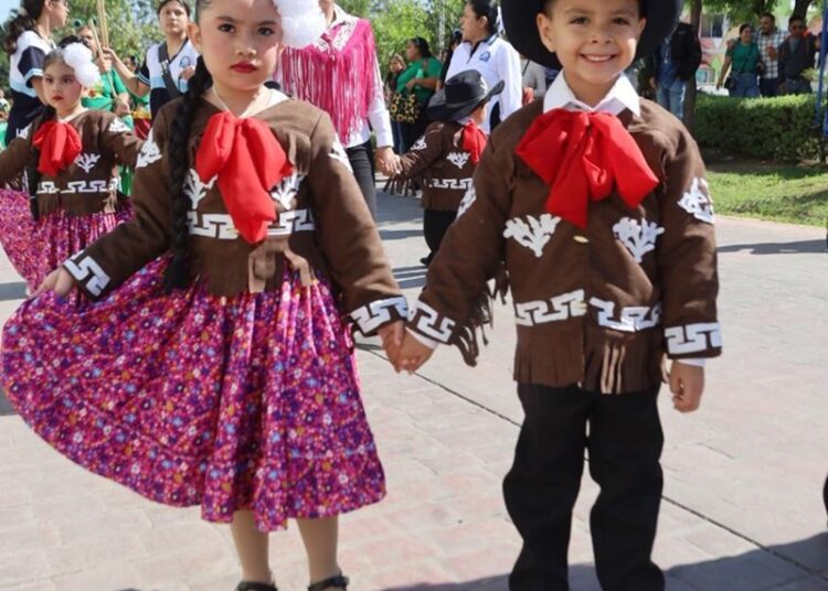 Jardines de niños celebran Capitalidad de Victoria con colorido y mágico desfile
