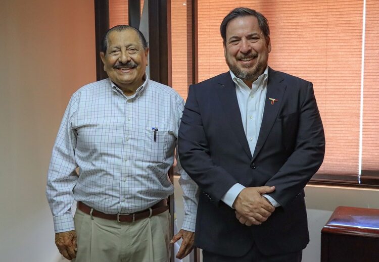 Miguel Ángel Valdez García, se reunió con integrantes del CES del SNTE 30