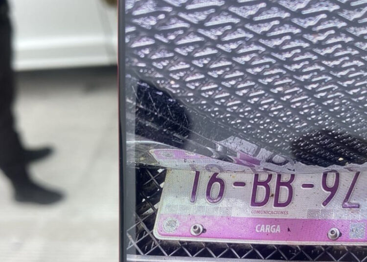 Dos tráileres se impactan en la Monterrey-Nuevo Laredo: un fallecido