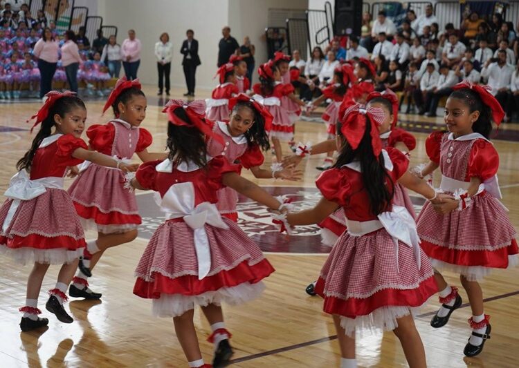 NLD impulsa sus tradiciones con concurso de rondas y salto de cuerda