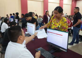 Iniciará este martes la entrega de tarjetas de becas municipales