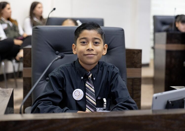 Niños y adolescentes presentan iniciativa en el Congreso