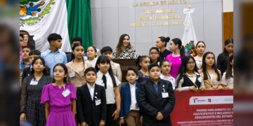 Niños y adolescentes presentan iniciativa en el Congreso
