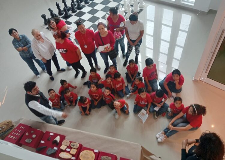 Pintan, juegan y aprenden en la nueva Infoteca municipal