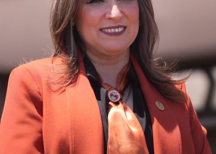 Recibe Isolda Rendón nombramiento de presidenta honoraria de Familia UAT