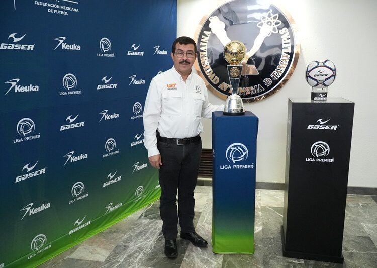 Recibe el rector Dámaso Anaya el Tour del Trofeo de la Liga Premier Mx