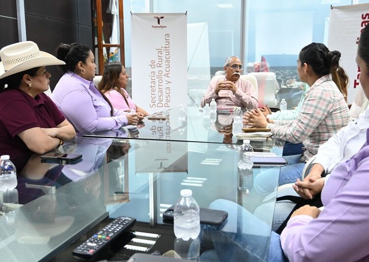 Se reúne secretario de Desarrollo Rural con mujeres ganaderas