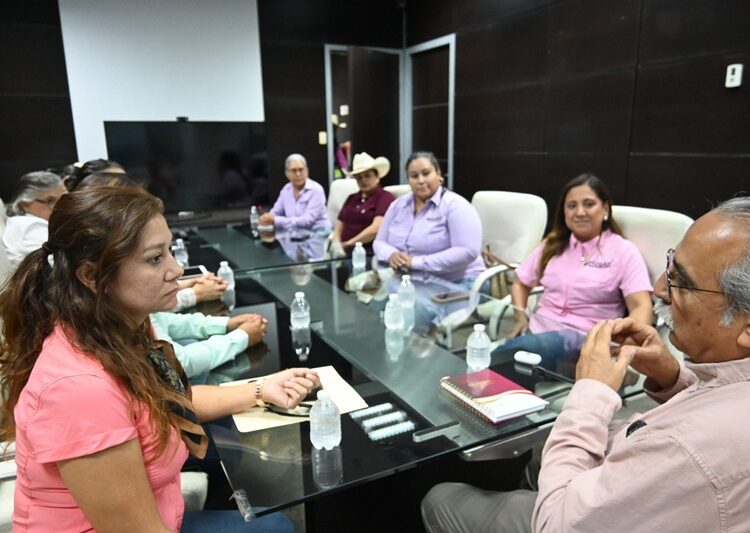 Se reúne secretario de Desarrollo Rural con mujeres ganaderas