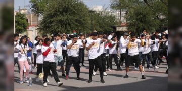 Se suman cientos de neolaredenses a clase nacional de boxeo