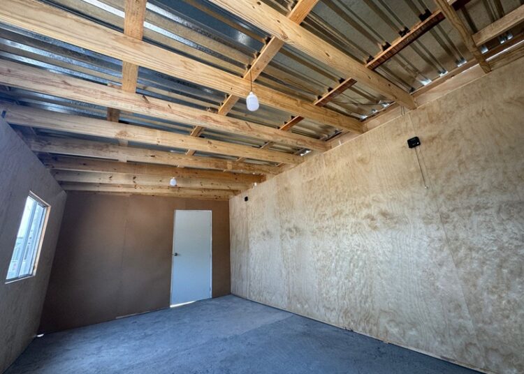 Solidaridad ciudadana y SIAMAR reconstruyen hogar de familia en Victoria