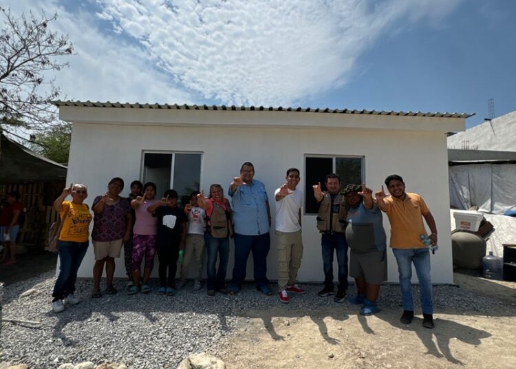 Solidaridad ciudadana y SIAMAR reconstruyen hogar de familia en Victoria