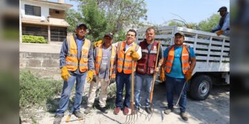 Supervisa alcalde limpieza de dren pluvial
