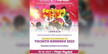 Tochito bandera se juega en la playa en Matamoros