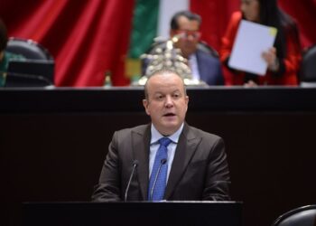 Vota Carlos Canturosas a favor de una administración pública moderna y eficiente