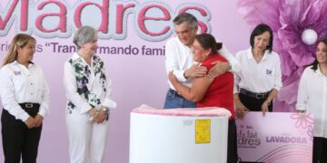 Les cumplen Américo y María a las familias de Jaumave