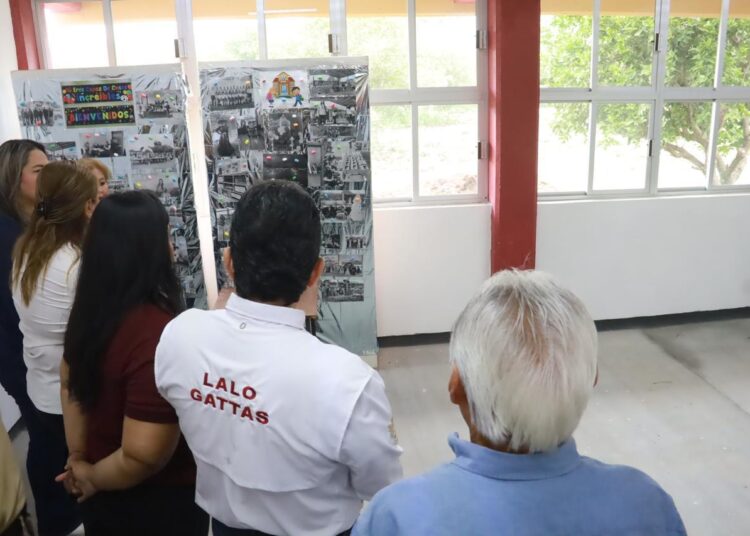 Entrega Lalo Gattás aula a secundaria en La Presa