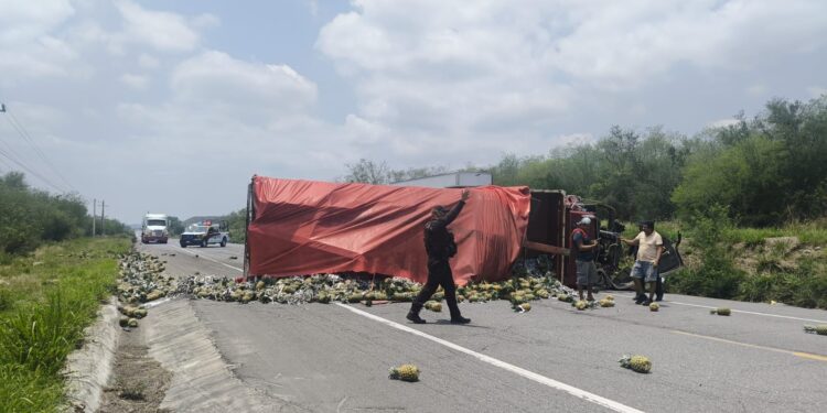 Alerta: circulación obstruida en la Carretera Victoria-Monterrey