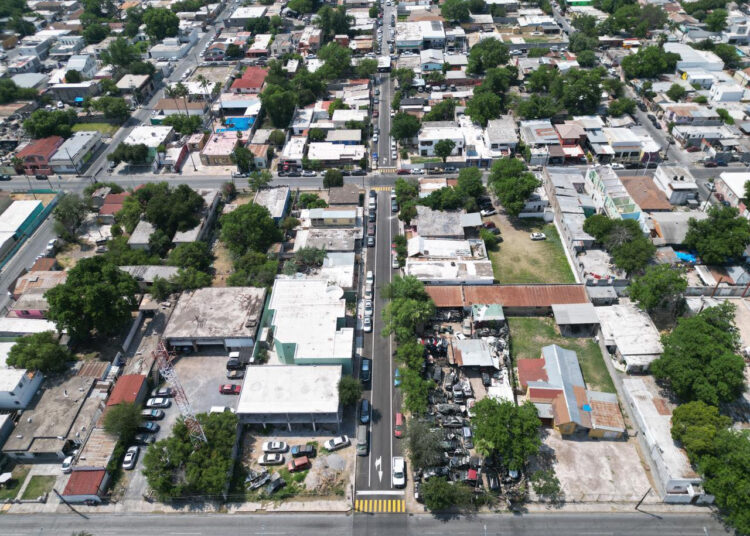 Entrega Carmen Lilia obras que mejoran la calidad de vida de familias en NLD