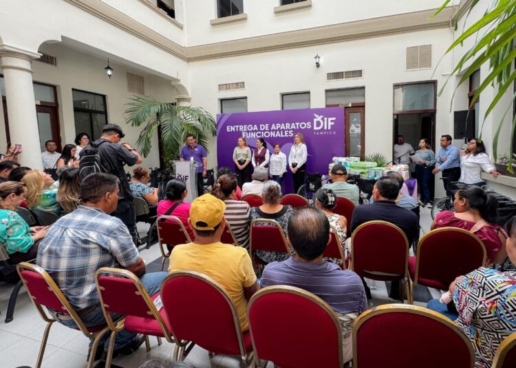 En Tampico, Mónica entrega aparatos funcionales