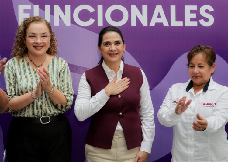 En Tampico, Mónica entrega aparatos funcionales