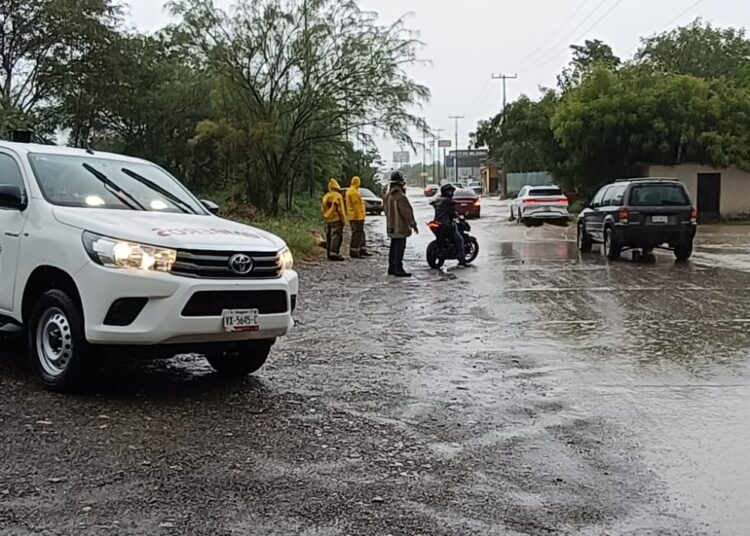 Brinda PC Victoria asistencia oportuna a la población durante torrencial lluvia.