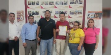 Adolescente en conflicto con la Ley Penal recibe certificado de secundaria