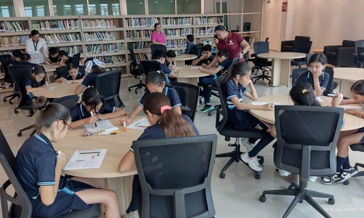 Alumnos de la Escuela “Cosme Pérez” viven un recreo divertido en la Infoteca