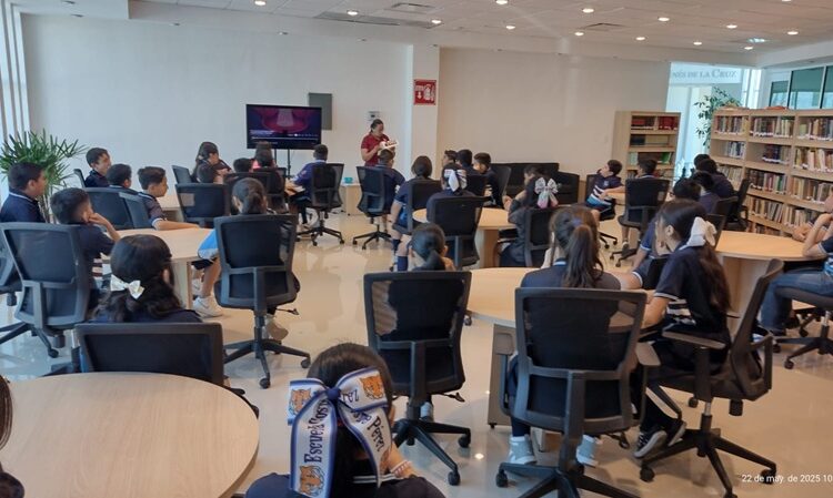 Alumnos de la Escuela “Cosme Pérez” viven un recreo divertido en la Infoteca