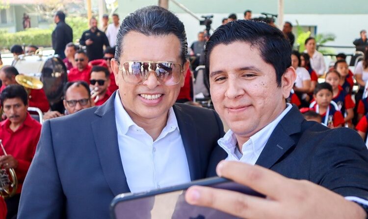 Asiste alcalde de Victoria al evento cívico militar de la 48/a Zona Militar
