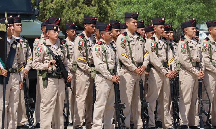 Asiste alcalde de Victoria al evento cívico militar de la 48/a Zona Militar