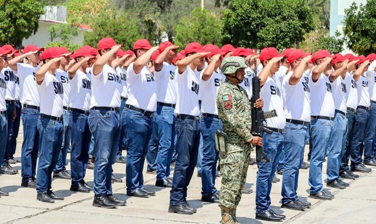 Asiste alcalde de Victoria al evento cívico militar de la 48/a Zona Militar