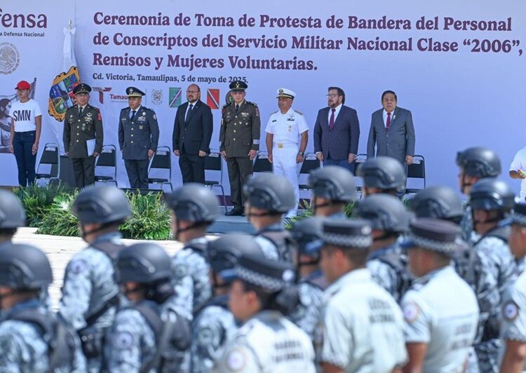 Asiste alcalde de Victoria al evento cívico militar de la 48/a Zona Militar