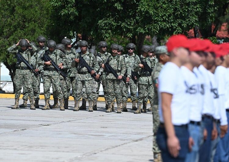 Asiste alcalde de Victoria al evento cívico militar de la 48/a Zona Militar