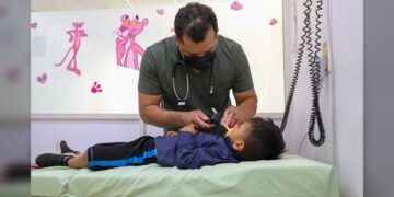 Atenta Salud a enfermedad de manos, pies y boca en niños