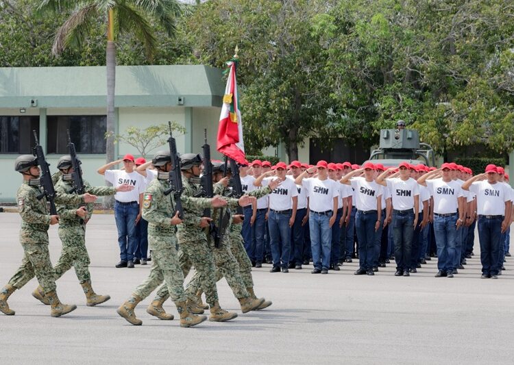 Atestigua Mónica Villarreal protesta de bandera del Servicio Militar Nacional
