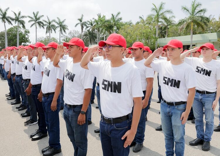 Atestigua Mónica Villarreal protesta de bandera del Servicio Militar Nacional