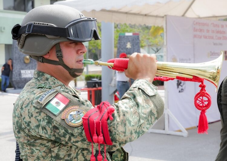 Atestigua Mónica Villarreal protesta de bandera del Servicio Militar Nacional