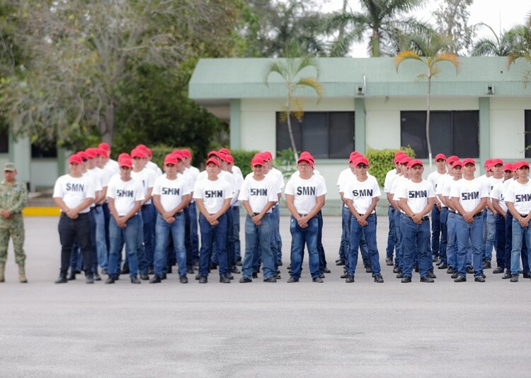 Atestigua Mónica Villarreal protesta de bandera del Servicio Militar Nacional