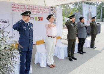 Atestigua Mónica Villarreal protesta de bandera del Servicio Militar Nacional
