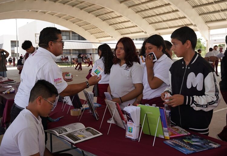 Brigada contacto jóven de IMJUVE llega a la Sec. 95 de Villas de San Miguel