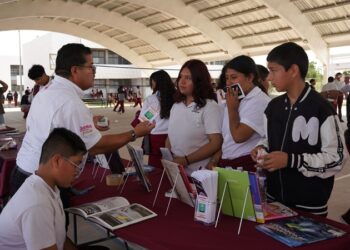 Brigada contacto jóven de IMJUVE llega a la Sec. 95 de Villas de San Miguel