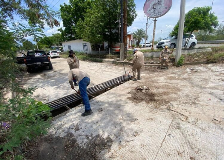 COMAPA Victoria refuerza limpieza de drenes y rejillas pluviales