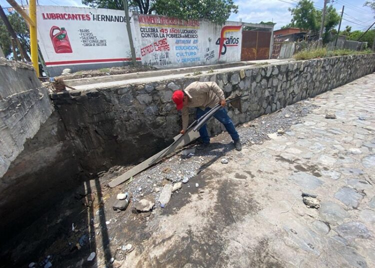 COMAPA Victoria refuerza limpieza de drenes y rejillas pluviales