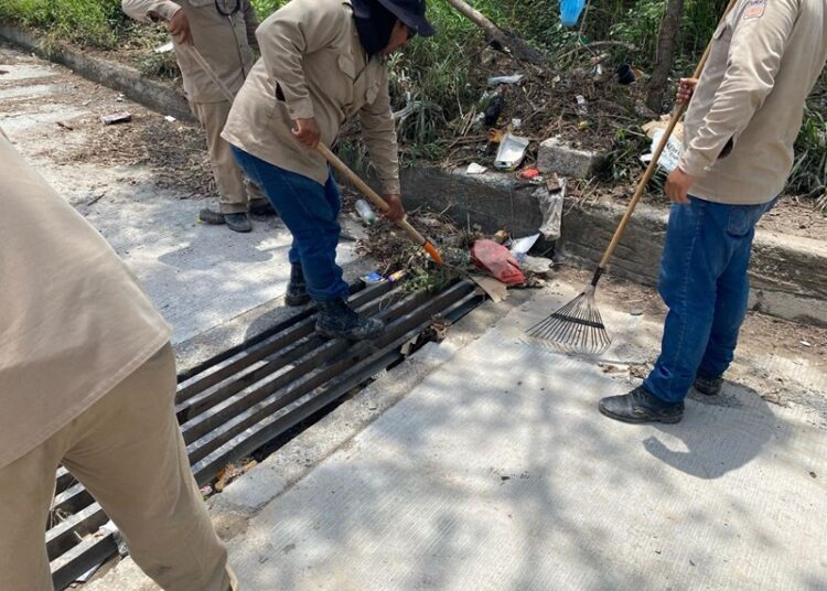 COMAPA Victoria refuerza limpieza de drenes y rejillas pluviales