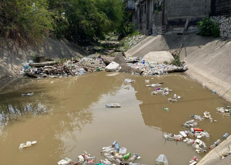 COMAPA Victoria refuerza limpieza de drenes y rejillas pluviales